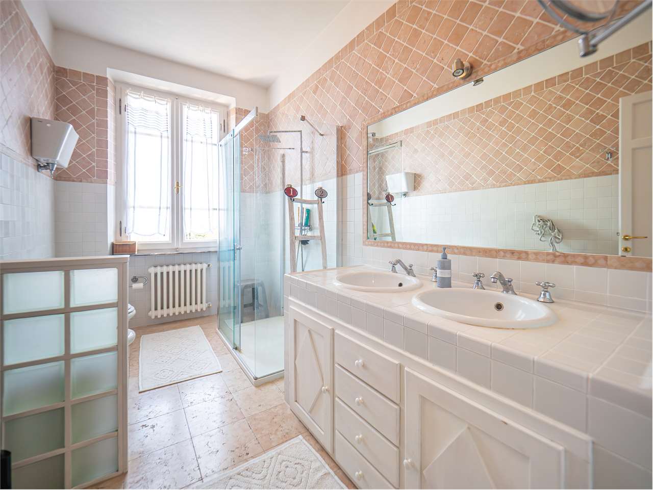 Villa di Charme a Perugia — Commerciale di prestigio in vendita a Perugia — anteprima 16