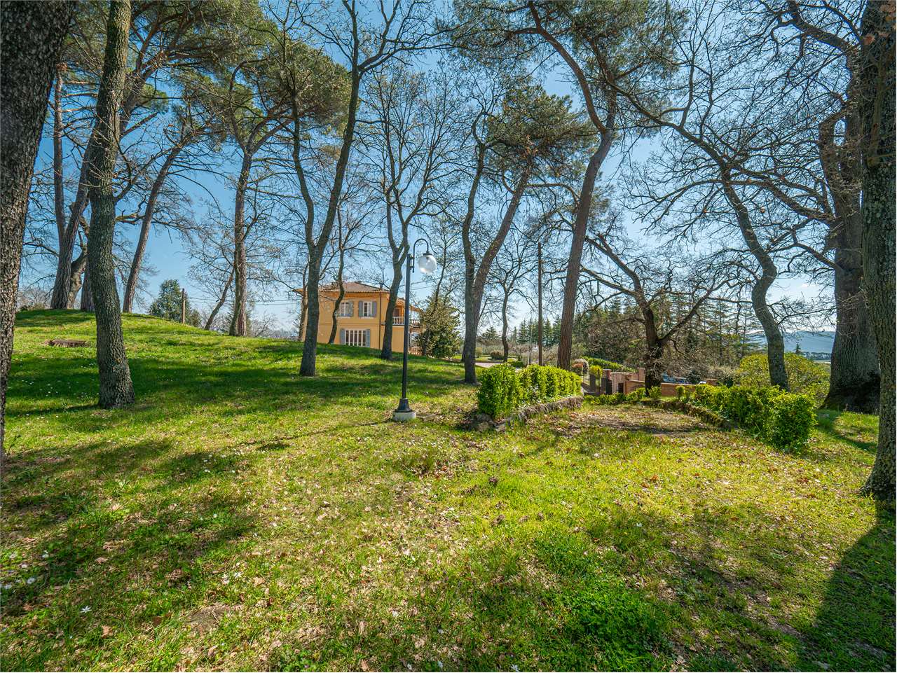 Villa di Charme a Perugia — Commerciale di prestigio in vendita a Perugia — anteprima 19