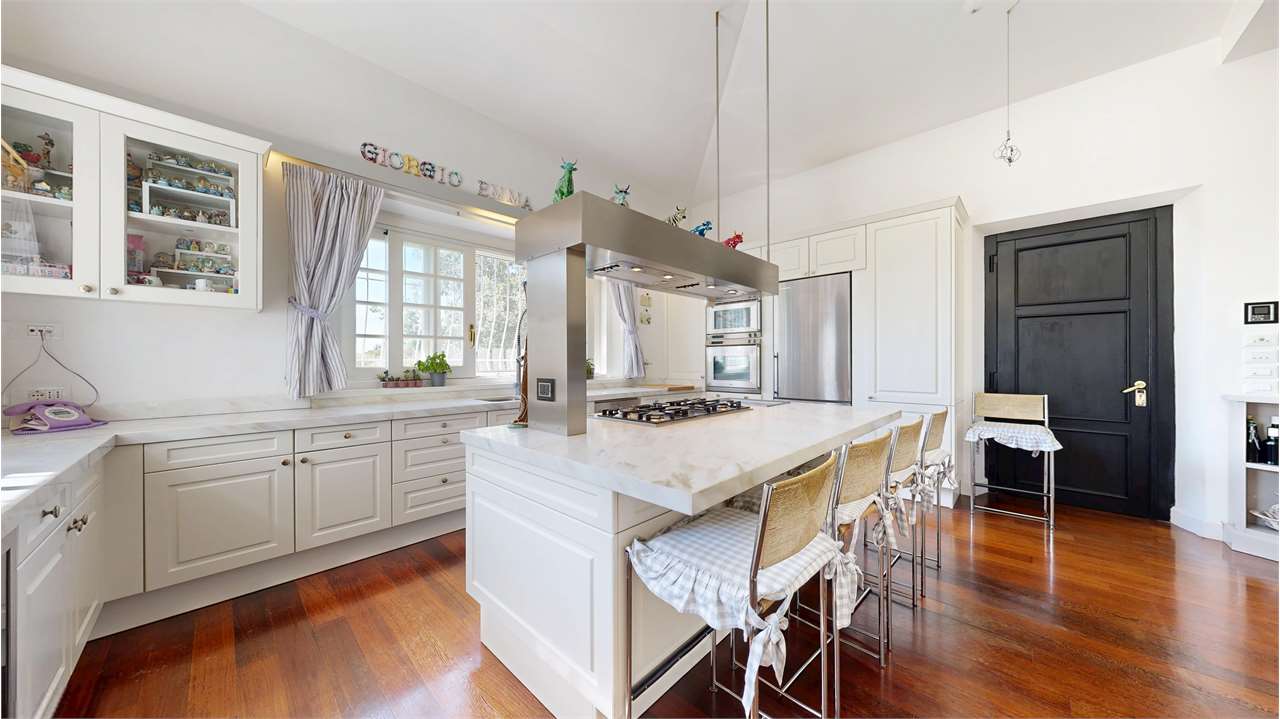Villa di Lusso con Piscina San Vetturino Perugia — Commerciale di prestigio in vendita a Perugia zona Montebello — anteprima 10