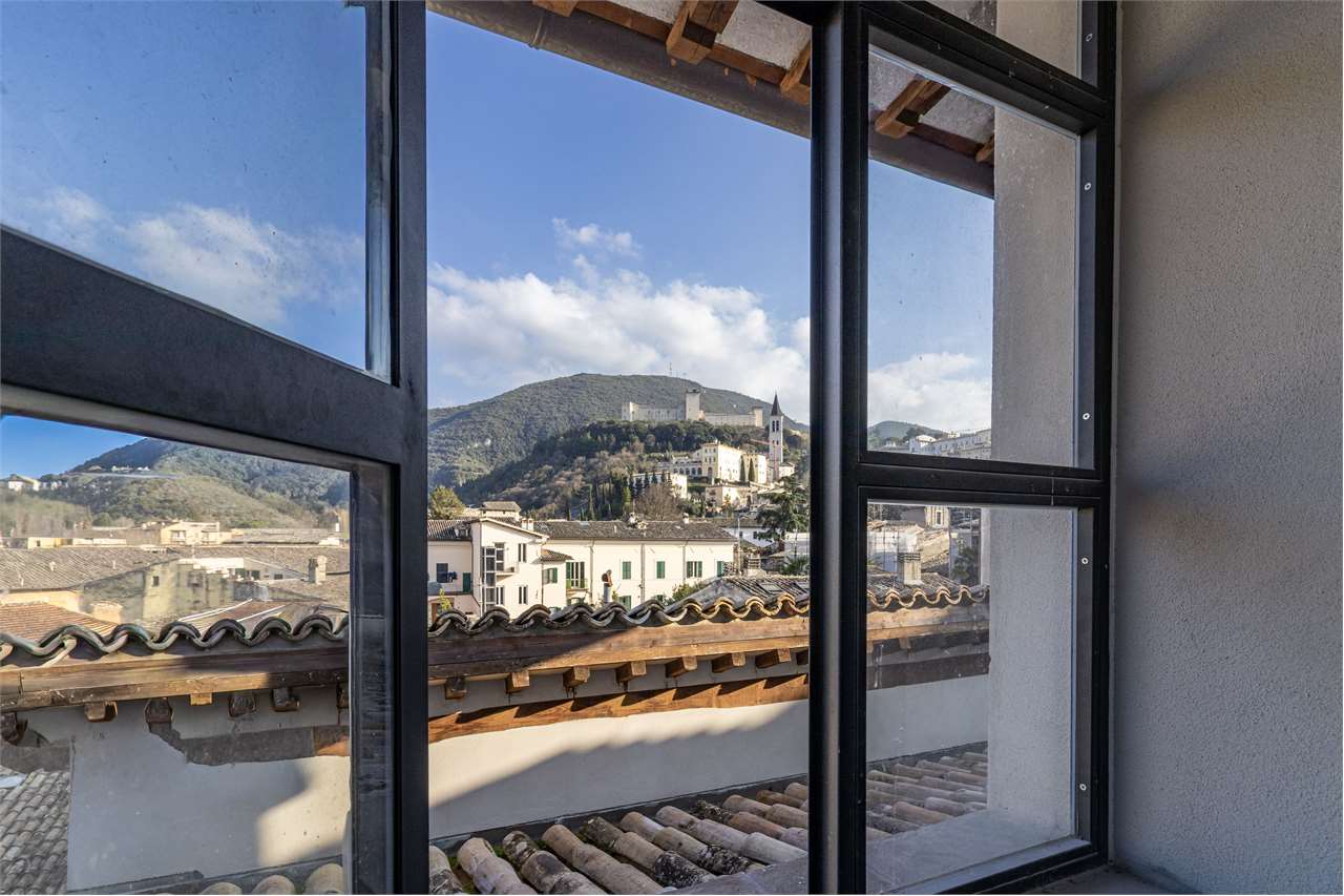 Eclusivo Duplex panoramico con ascensore, ristrutturato. — di prestigio in vendita a Spoleto — anteprima 46