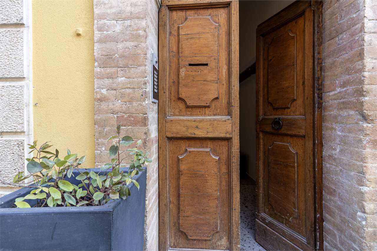 Eclusivo Duplex panoramico con ascensore, ristrutturato. — di prestigio in vendita a Spoleto — anteprima 6