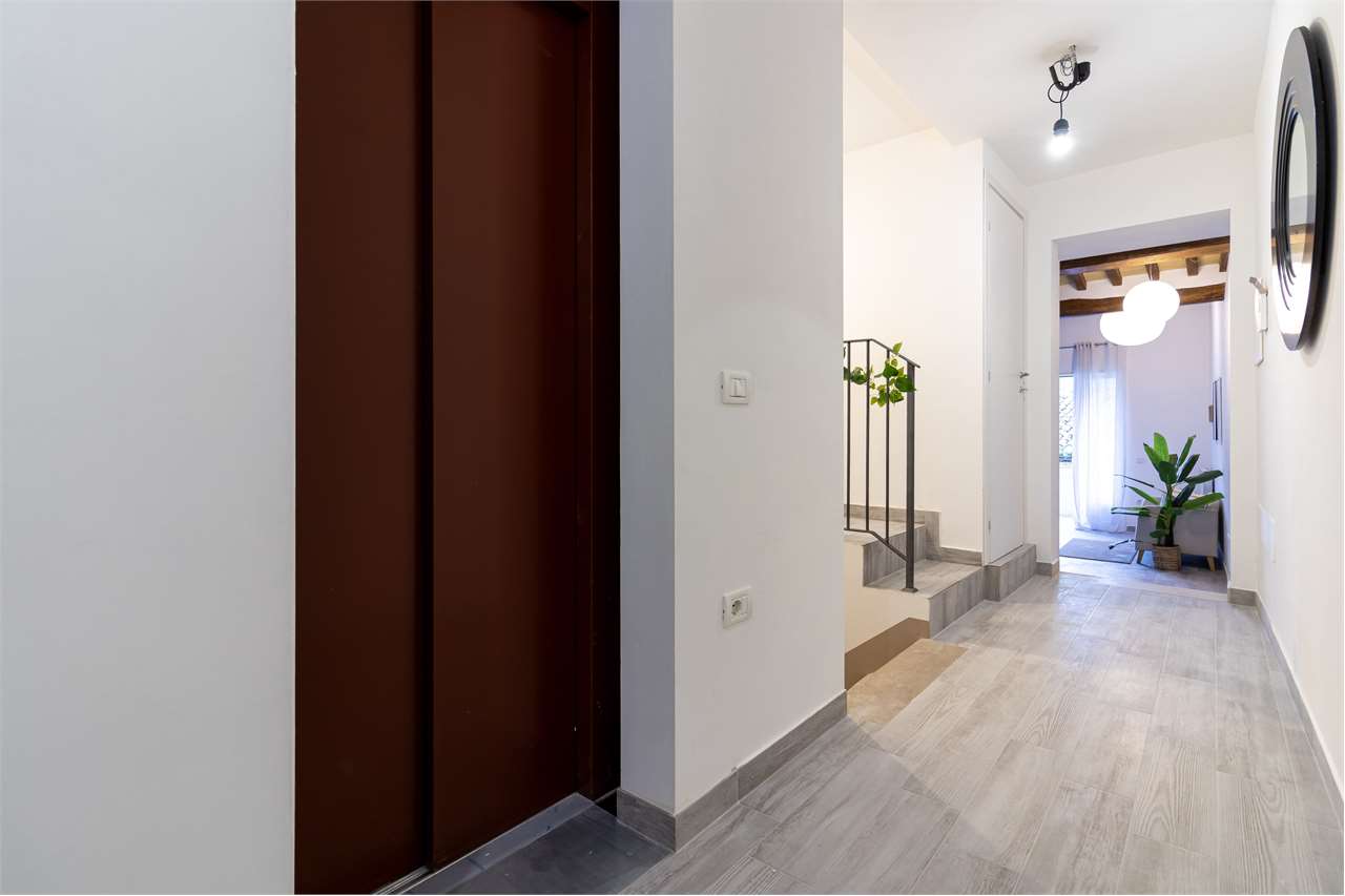 Eclusivo Duplex panoramico con ascensore, ristrutturato. — di prestigio in vendita a Spoleto — anteprima 96