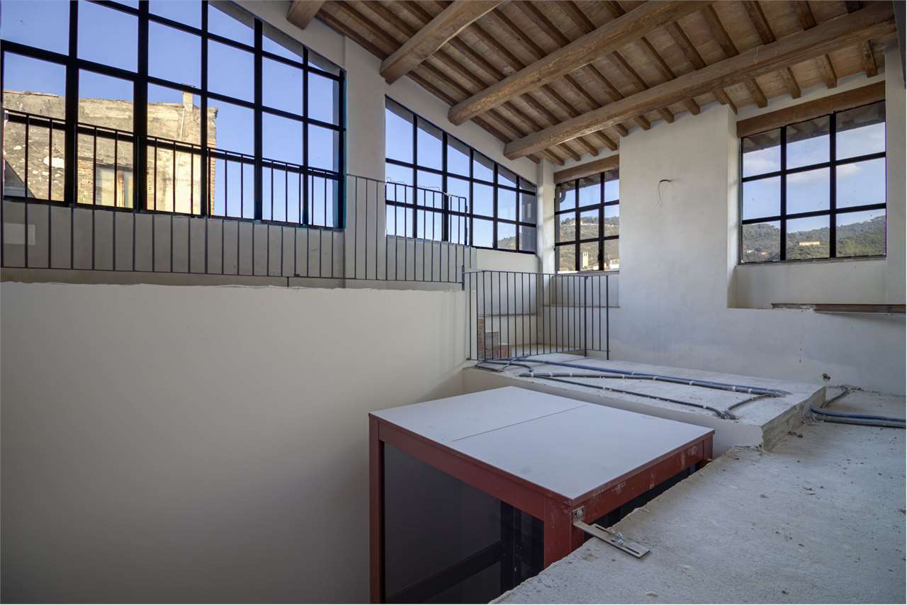 Eclusivo Duplex panoramico con ascensore, ristrutturato. — di prestigio in vendita a Spoleto — anteprima 99