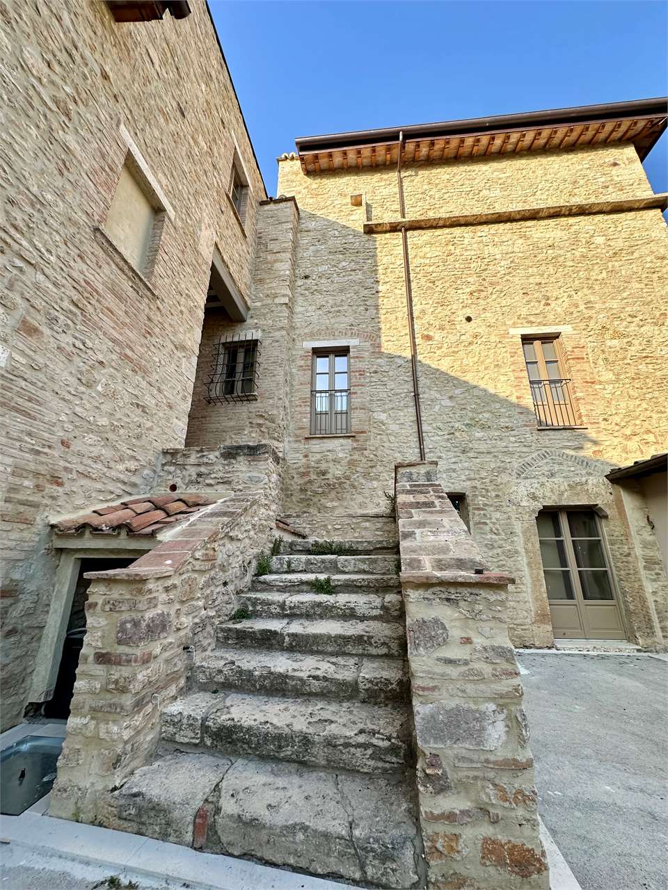 Esclusivo Borgo Antico nel Cuore di Perugia — Villetta di prestigio in vendita a Perugia zona San Sisto — anteprima 4