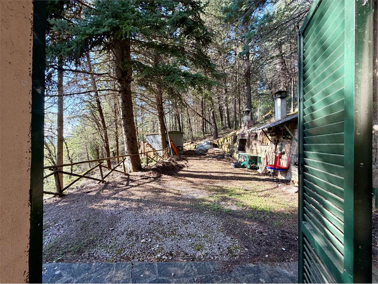 Villetta indipendente in vendita a Monte Tezio (Perugia) con giardino e bosco privato — in vendita a Perugia zona Colle Umberto I — anteprima 21