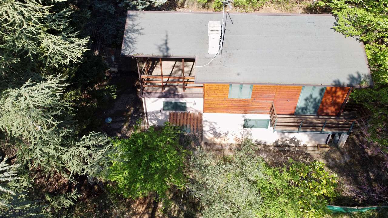 Villetta indipendente in vendita a Monte Tezio (Perugia) con giardino e bosco privato — in vendita a Perugia zona Colle Umberto I — anteprima 32