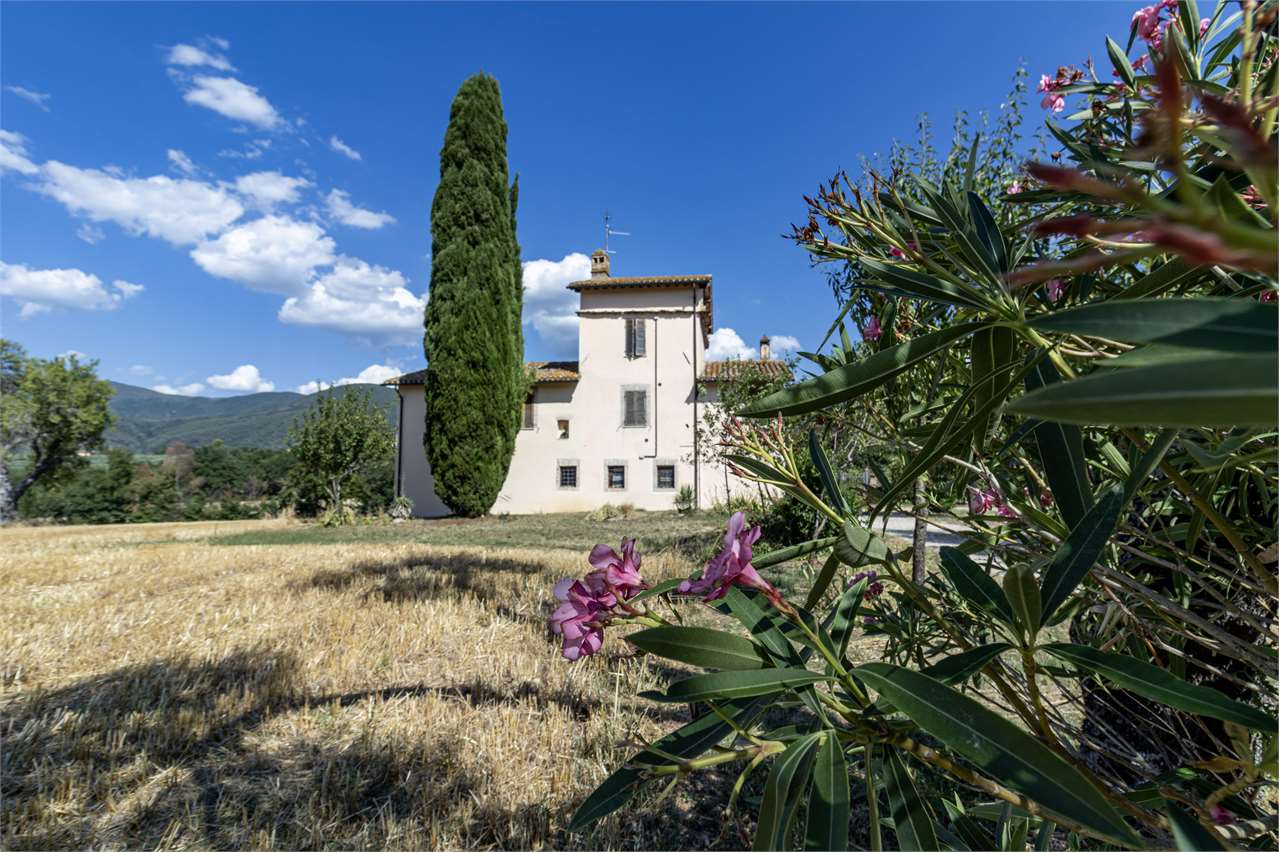 Immobile di prestigio in vendita — Spoleto, PG · SPOLETO – VILLA STORICA DEL ‘400 CON PARCO PRIVATO