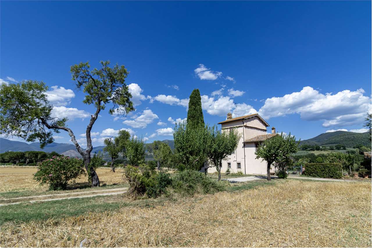 SPOLETO – VILLA STORICA DEL ‘400 CON PARCO PRIVATO — di prestigio in vendita a Spoleto — anteprima 49