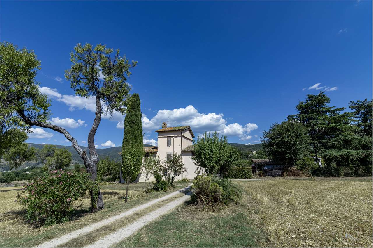SPOLETO – VILLA STORICA DEL ‘400 CON PARCO PRIVATO — di prestigio in vendita a Spoleto — anteprima 59