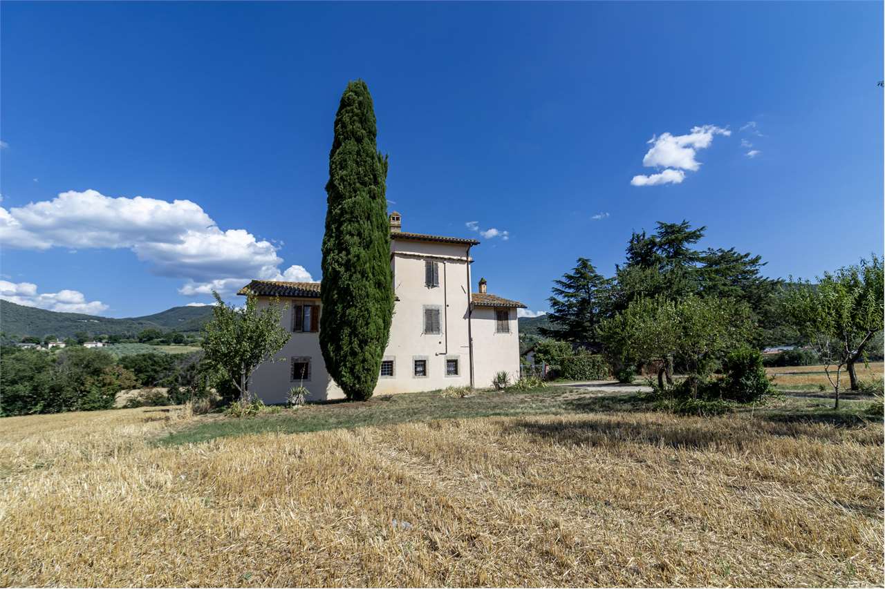 SPOLETO – VILLA STORICA DEL ‘400 CON PARCO PRIVATO — di prestigio in vendita a Spoleto — anteprima 62