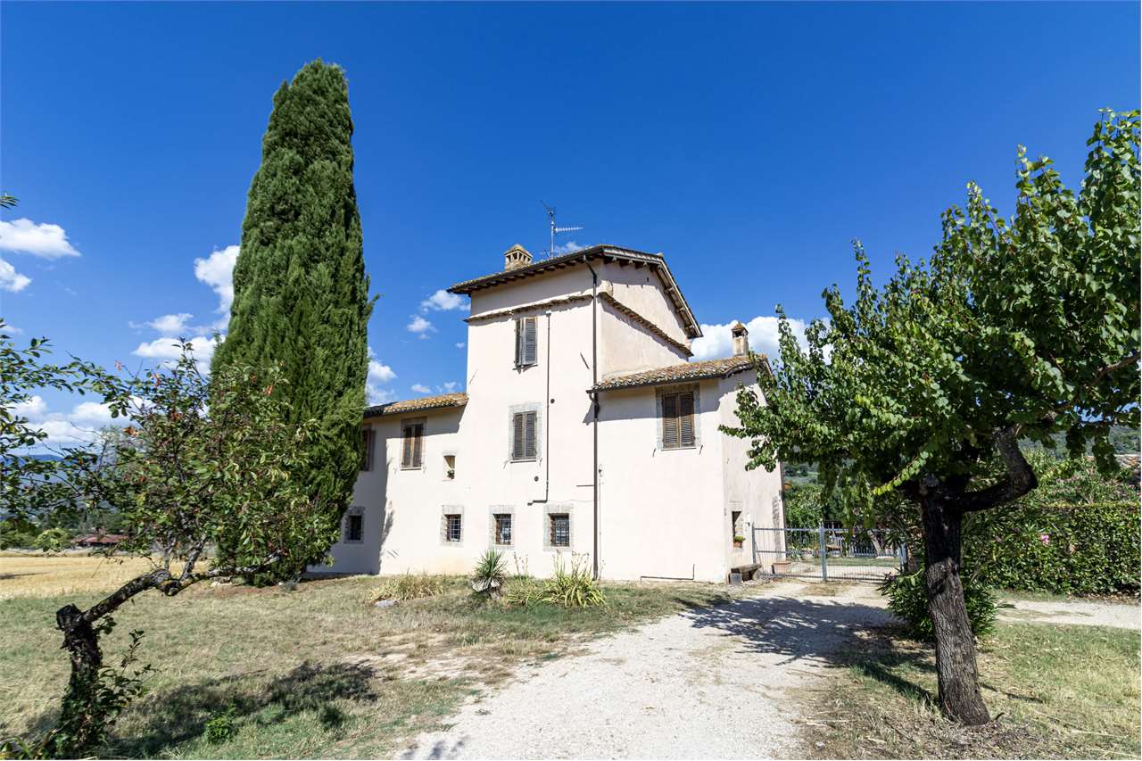 SPOLETO – VILLA STORICA DEL ‘400 CON PARCO PRIVATO — di prestigio in vendita a Spoleto — anteprima 67