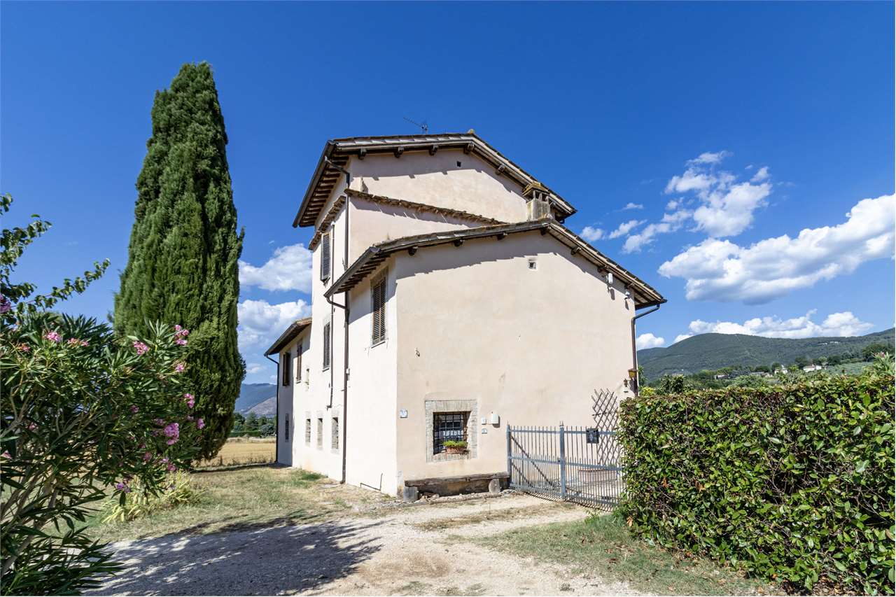 SPOLETO – VILLA STORICA DEL ‘400 CON PARCO PRIVATO — di prestigio in vendita a Spoleto — anteprima 68