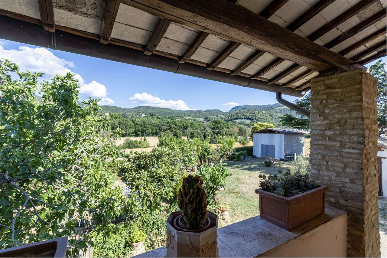 SPOLETO – VILLA STORICA DEL ‘400 CON PARCO PRIVATO — di prestigio in vendita a Spoleto — anteprima 33