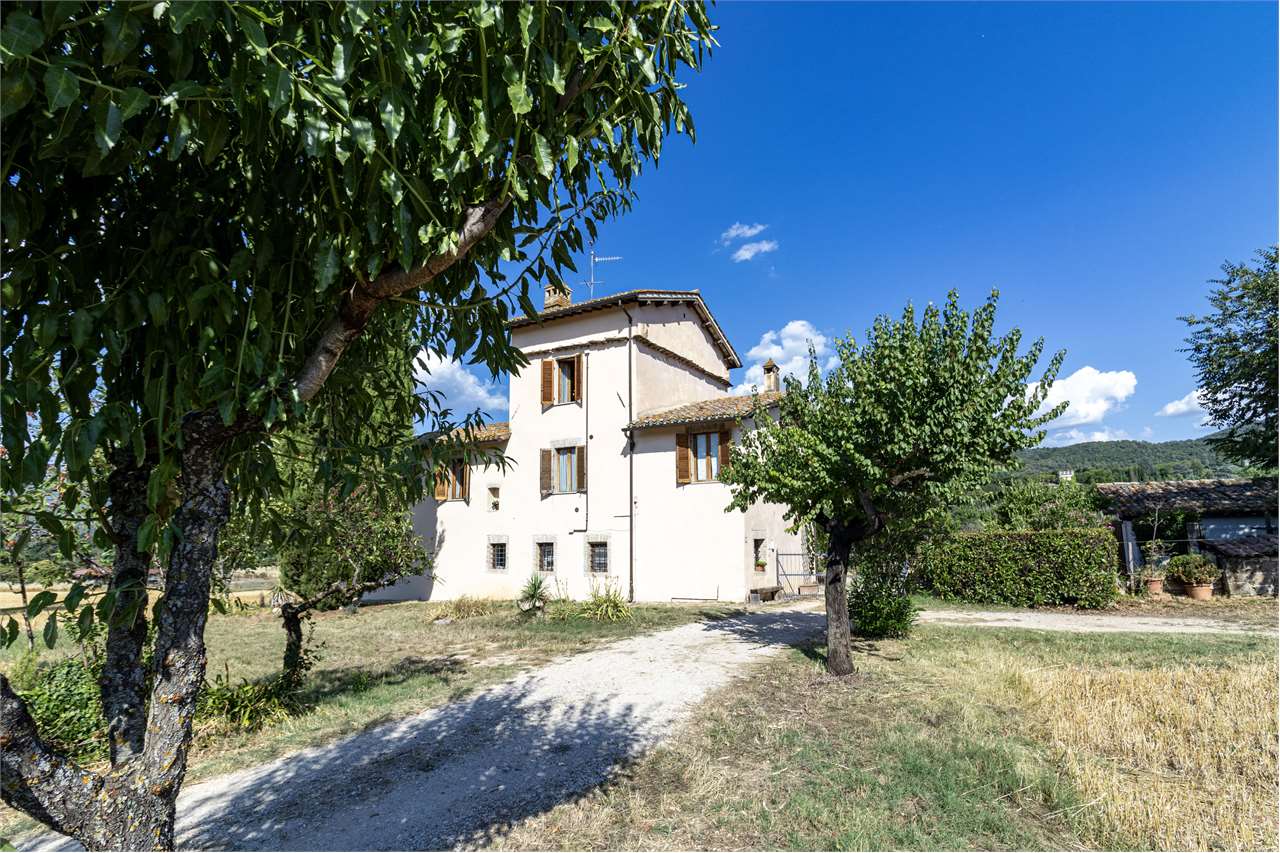 SPOLETO – VILLA STORICA DEL ‘400 CON PARCO PRIVATO — di prestigio in vendita a Spoleto — anteprima 76