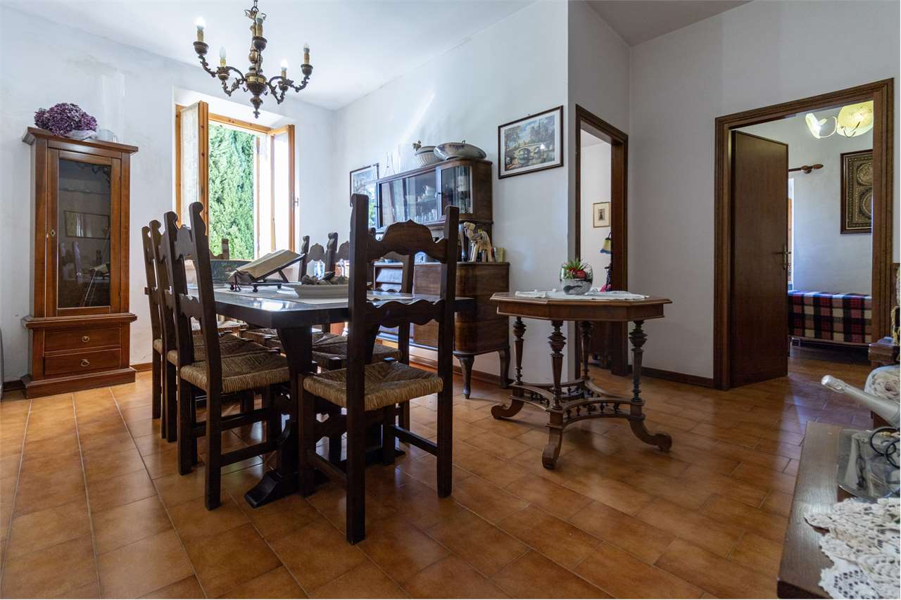 SPOLETO – VILLA STORICA DEL ‘400 CON PARCO PRIVATO — di prestigio in vendita a Spoleto — anteprima 36