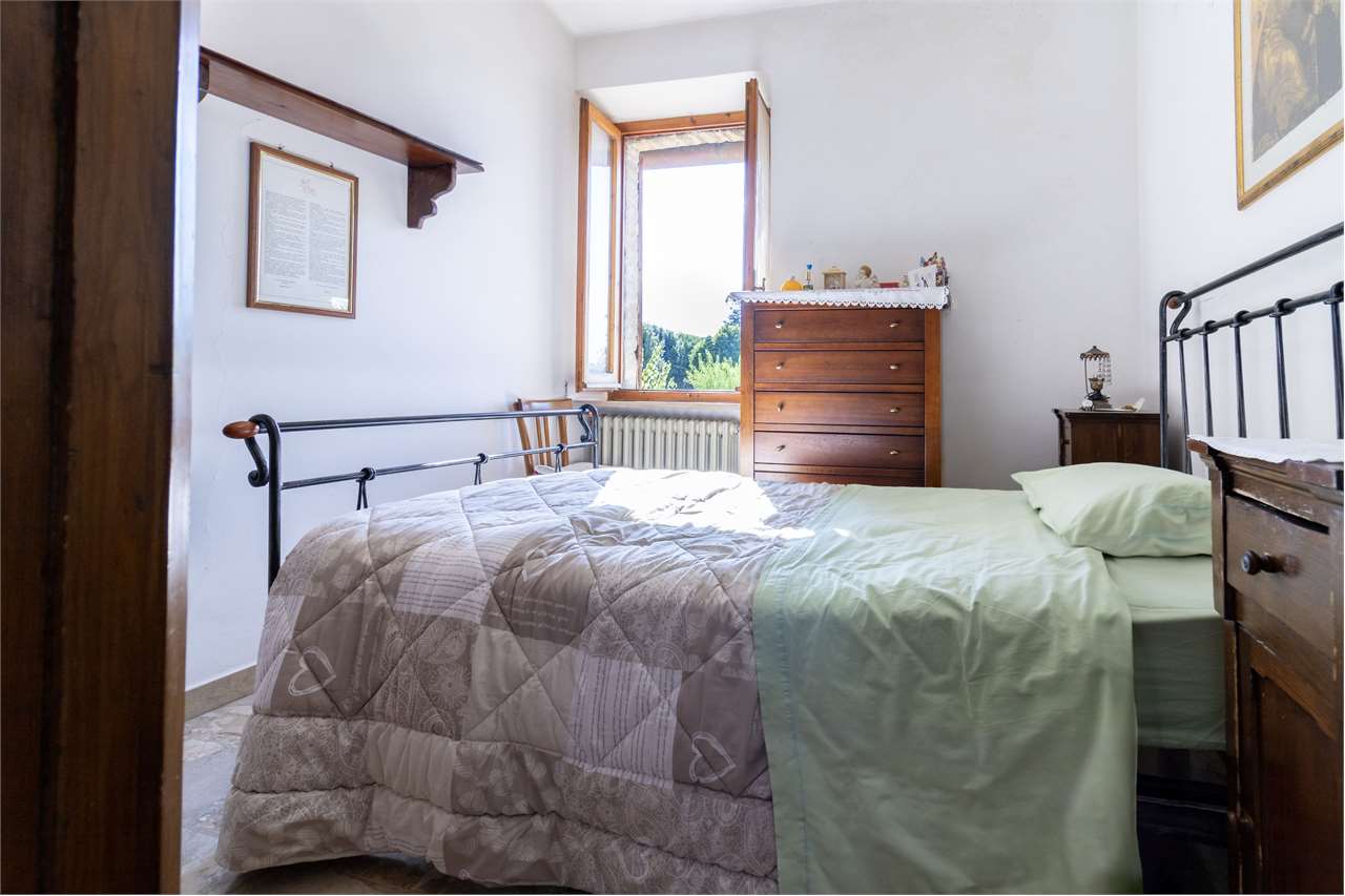 SPOLETO – VILLA STORICA DEL ‘400 CON PARCO PRIVATO — di prestigio in vendita a Spoleto — anteprima 43