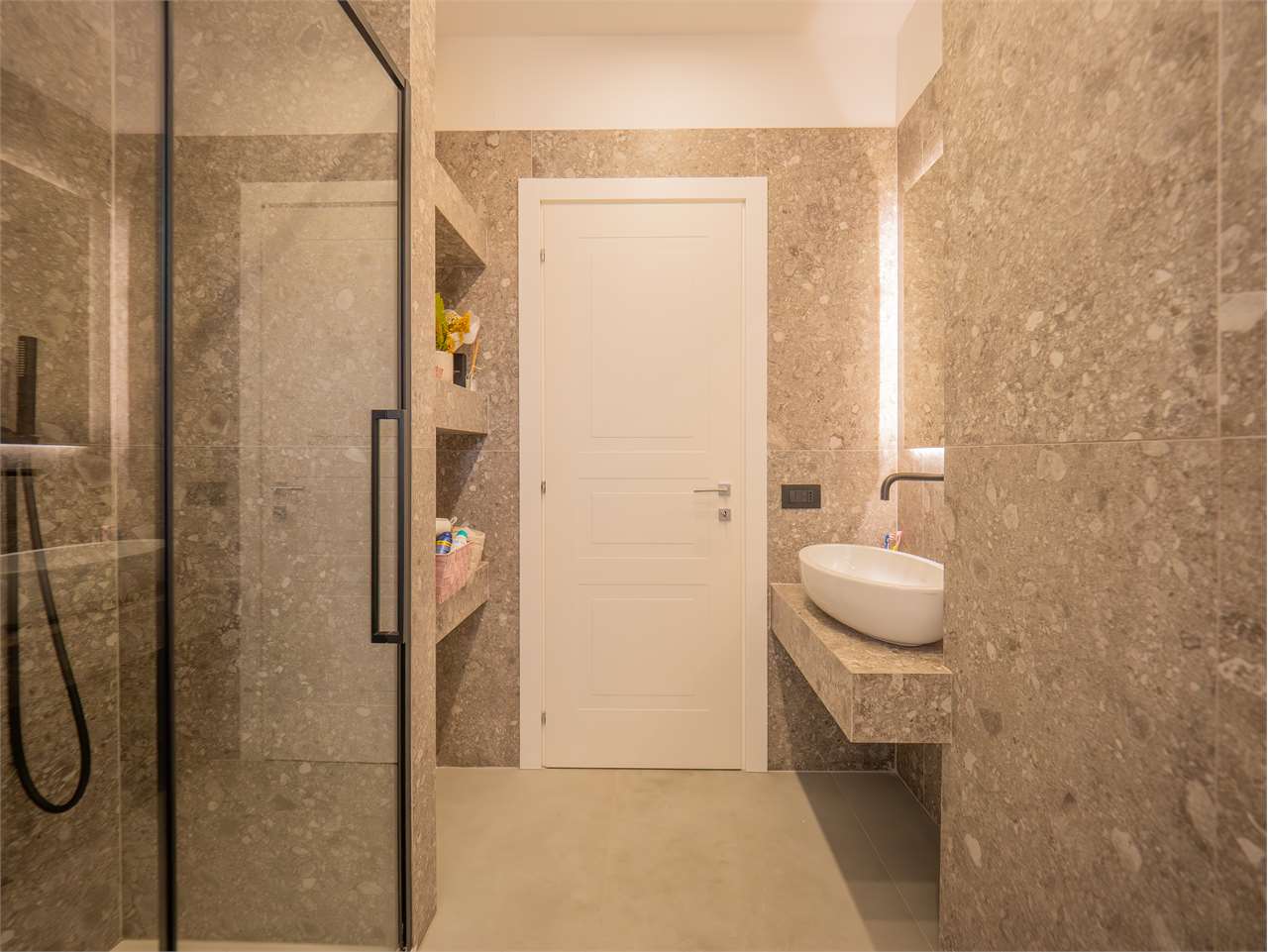 Appartamento RISTRUTTURATO con tre camere — Appartamento in vendita a Perugia zona Filosofi — anteprima 27