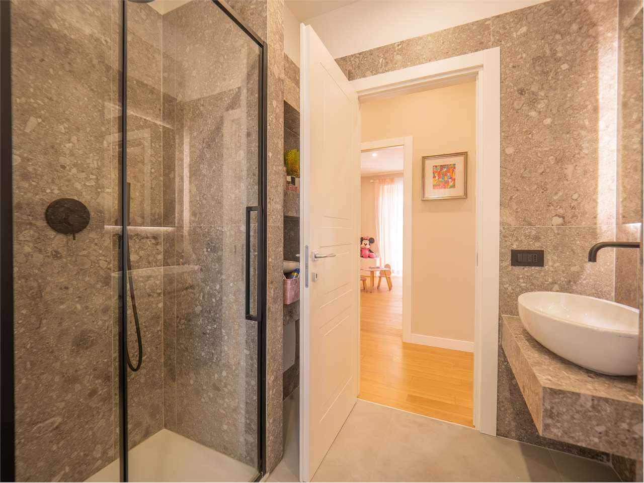 Appartamento RISTRUTTURATO con tre camere — Appartamento in vendita a Perugia zona Filosofi — anteprima 30