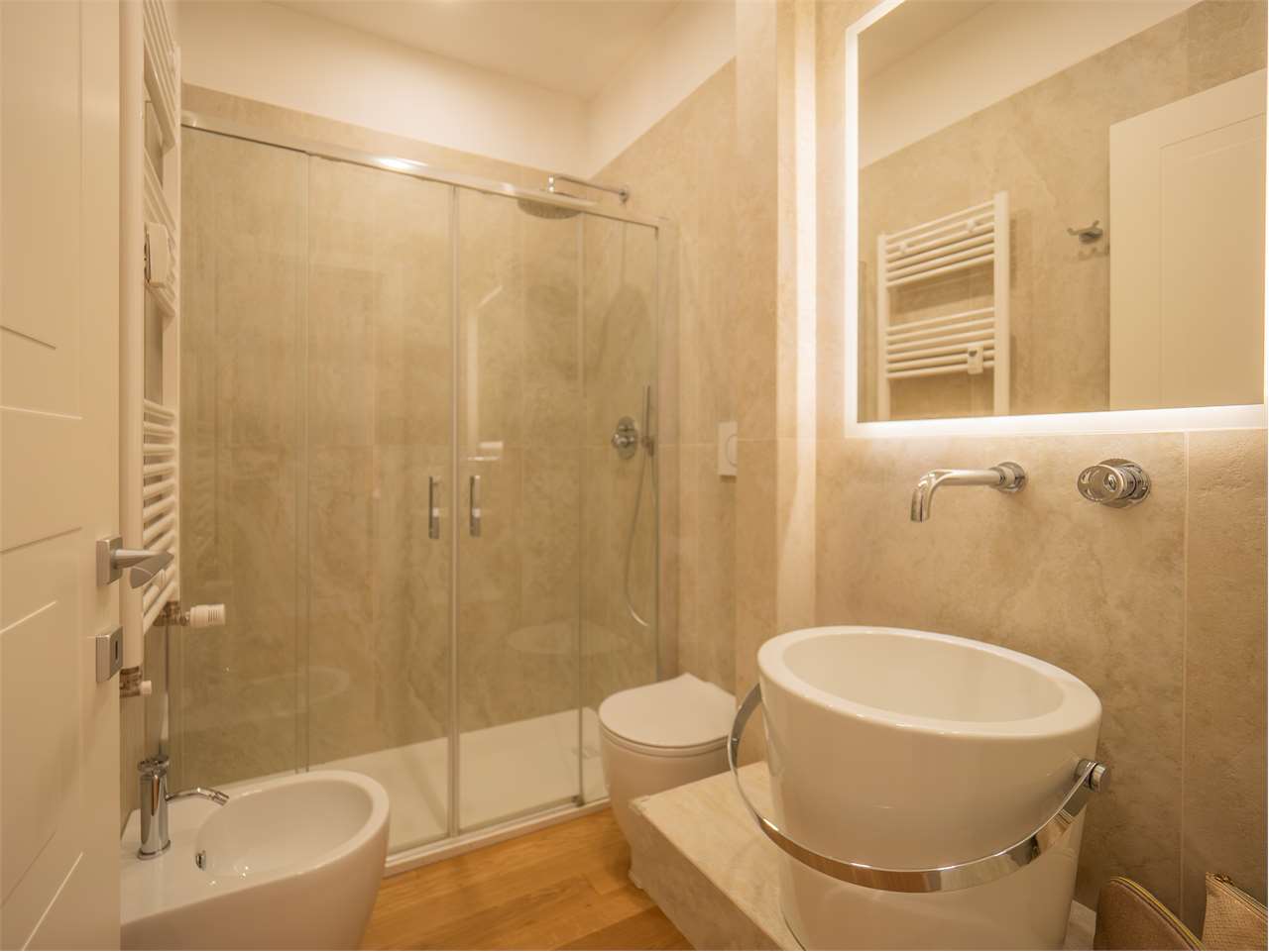 Appartamento RISTRUTTURATO con tre camere — Appartamento in vendita a Perugia zona Filosofi — anteprima 40