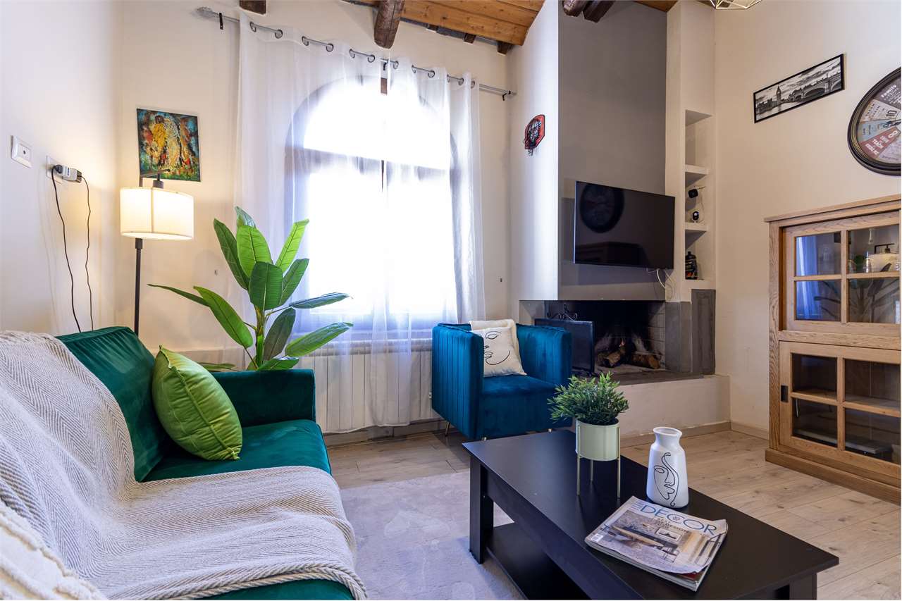 Affascinante appartamento recentemente ristrutturato in centro storico a Spoleto — in vendita a Spoleto — anteprima 20