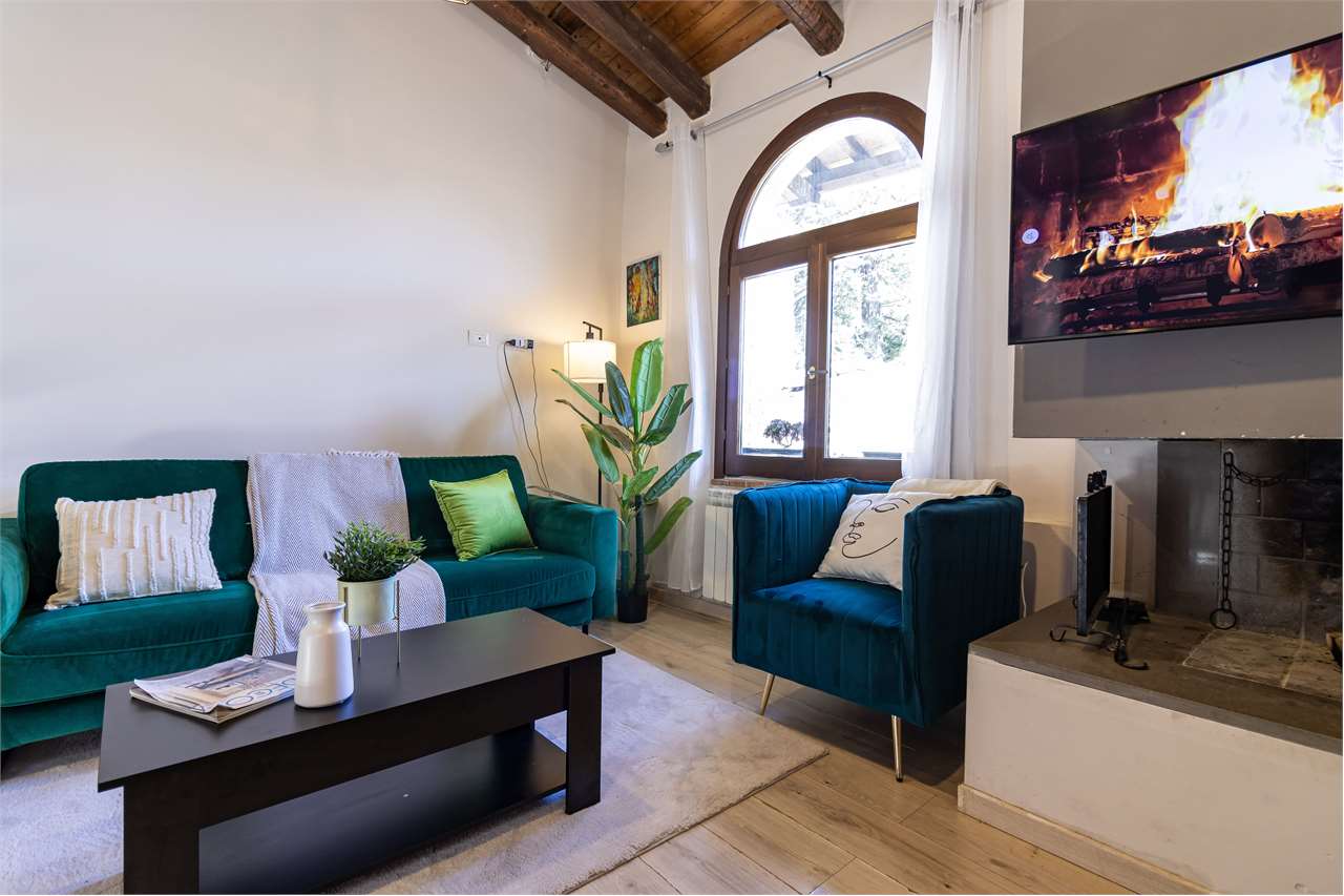 Affascinante appartamento recentemente ristrutturato in centro storico a Spoleto — in vendita a Spoleto — anteprima 37