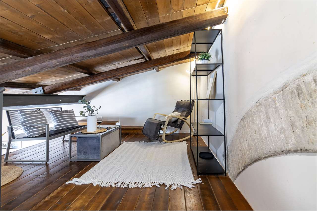 Affascinante appartamento recentemente ristrutturato in centro storico a Spoleto — in vendita a Spoleto — anteprima 5