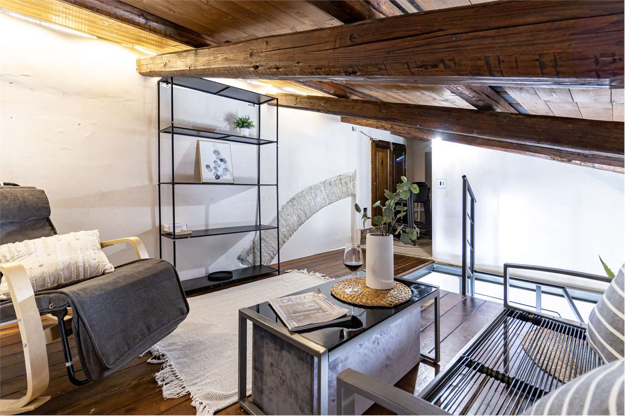 Affascinante appartamento recentemente ristrutturato in centro storico a Spoleto — in vendita a Spoleto — anteprima 50