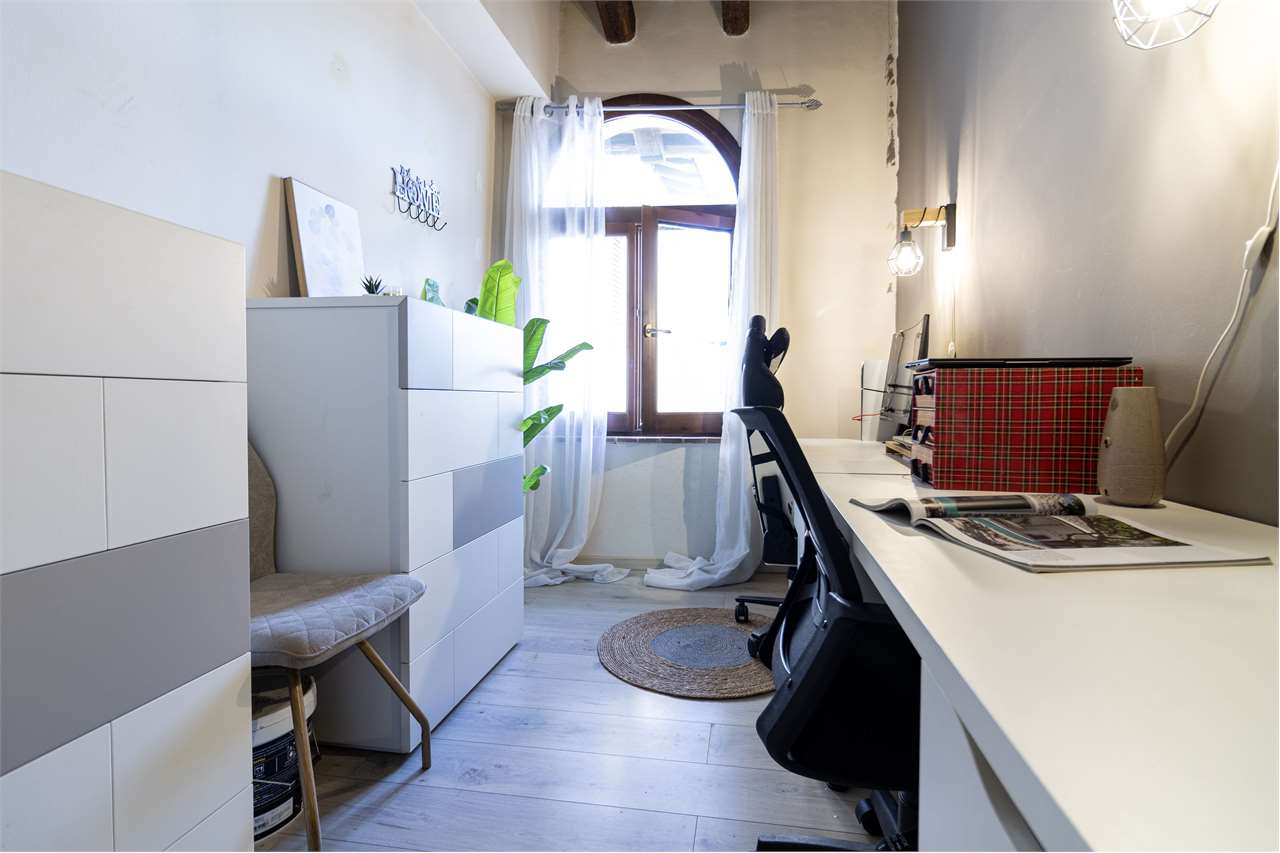 Affascinante appartamento recentemente ristrutturato in centro storico a Spoleto — in vendita a Spoleto — anteprima 53