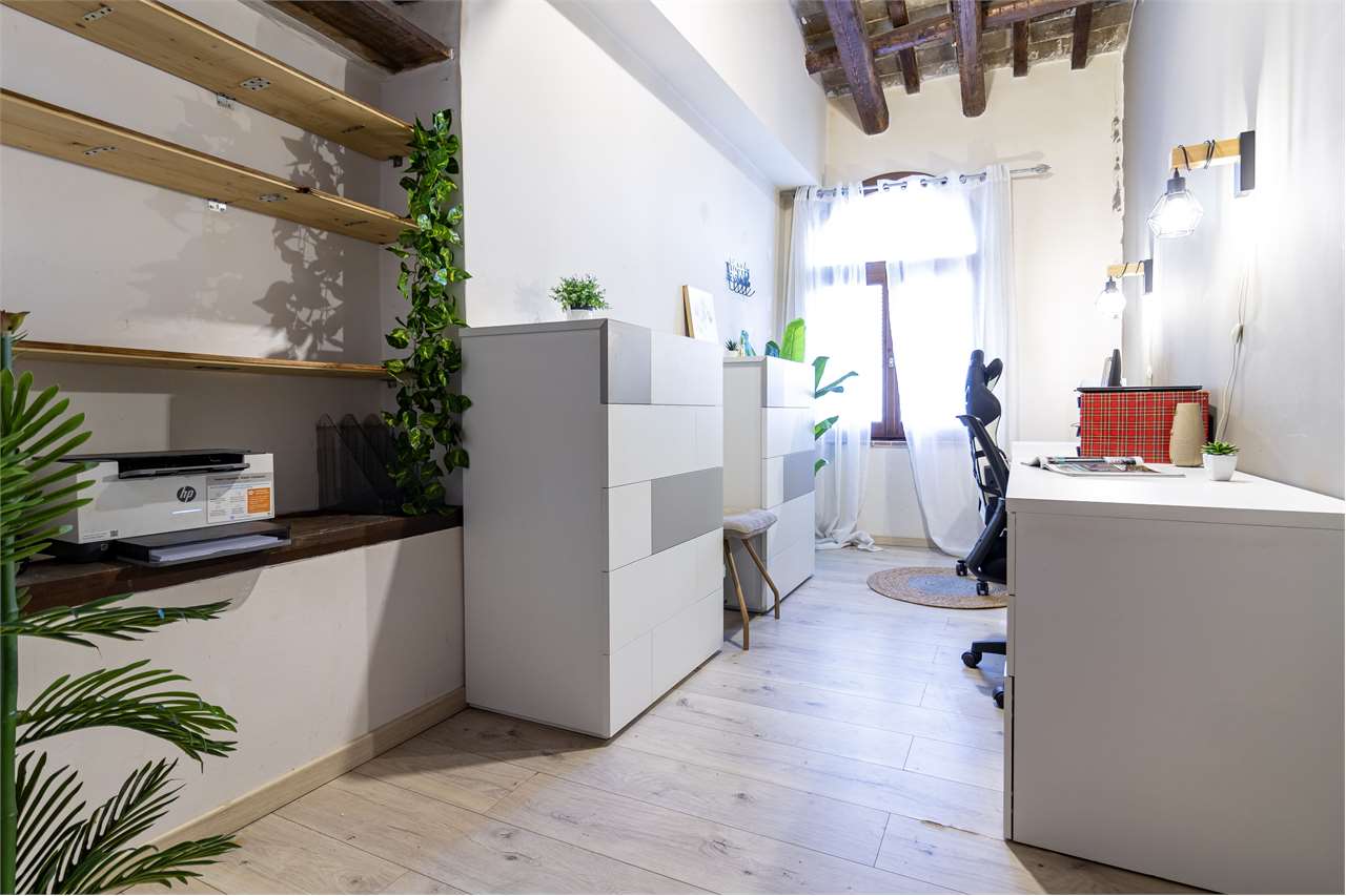 Affascinante appartamento recentemente ristrutturato in centro storico a Spoleto — in vendita a Spoleto — anteprima 56