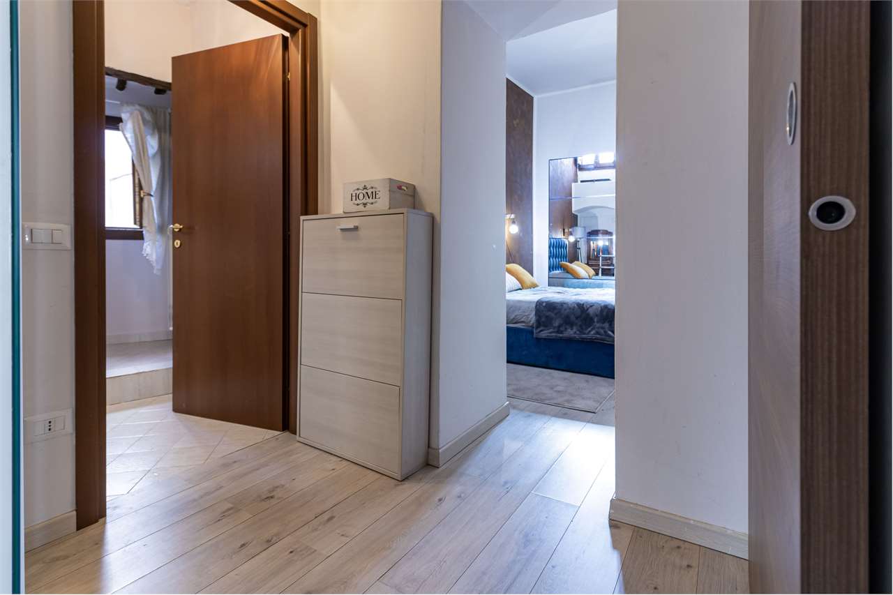 Affascinante appartamento recentemente ristrutturato in centro storico a Spoleto — in vendita a Spoleto — anteprima 76