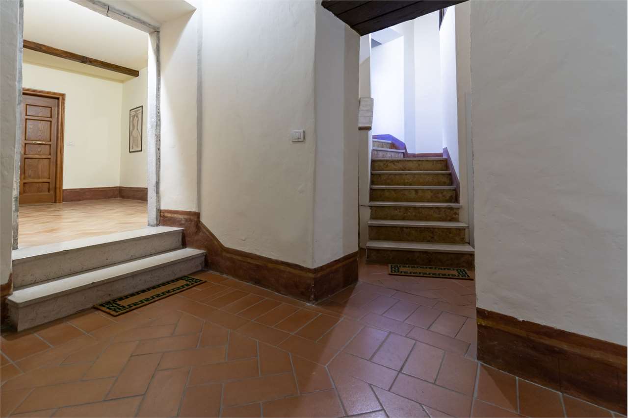 Affascinante appartamento recentemente ristrutturato in centro storico a Spoleto — in vendita a Spoleto — anteprima 79