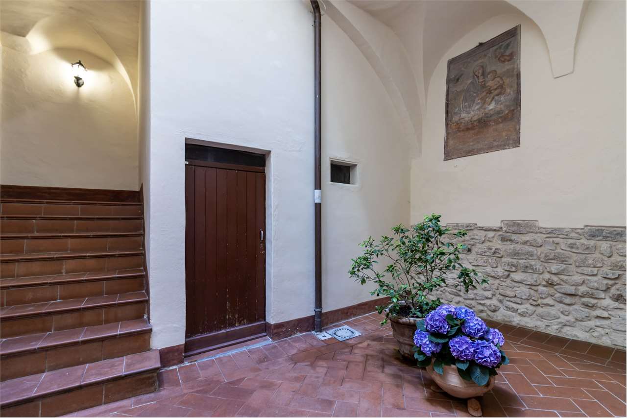 Affascinante appartamento recentemente ristrutturato in centro storico a Spoleto — in vendita a Spoleto — anteprima 83