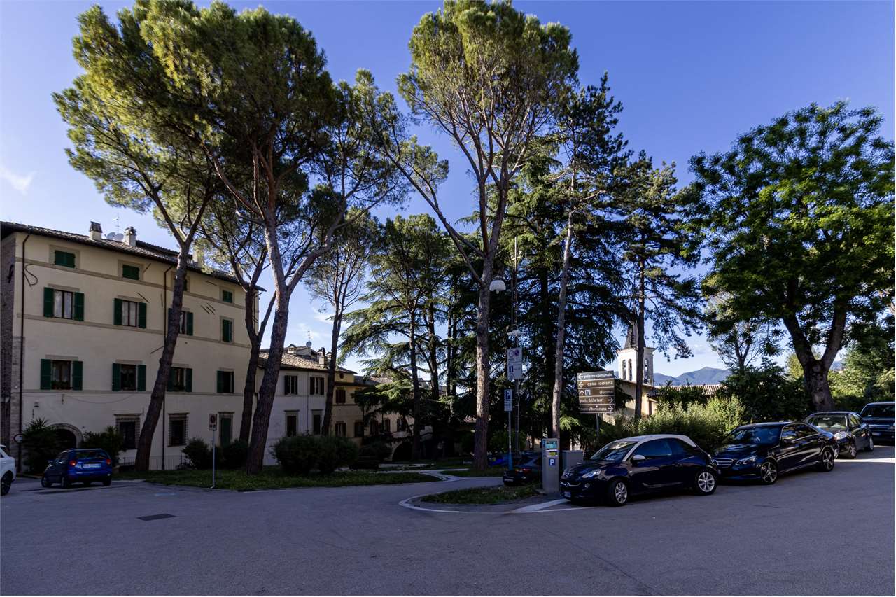 Affascinante appartamento recentemente ristrutturato in centro storico a Spoleto — in vendita a Spoleto — anteprima 89