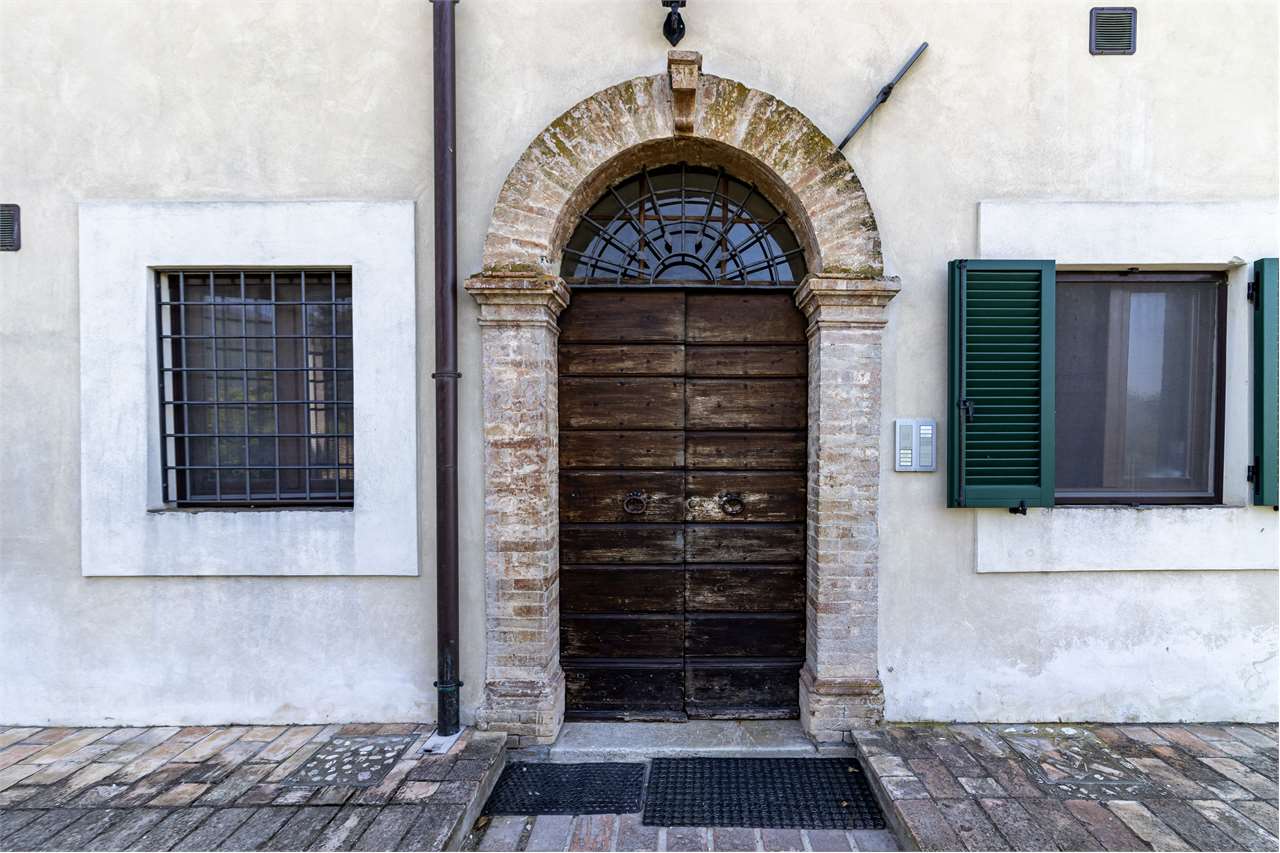 Dimora di charme in casale storico del XVIII secolo con giardino privato e garage — di prestigio in vendita a Spoleto — anteprima 6
