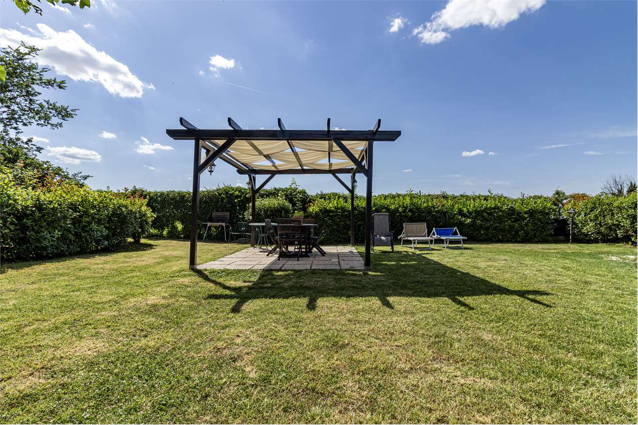 Dimora di charme in casale storico del XVIII secolo con giardino privato e garage — di prestigio in vendita a Spoleto — anteprima 19