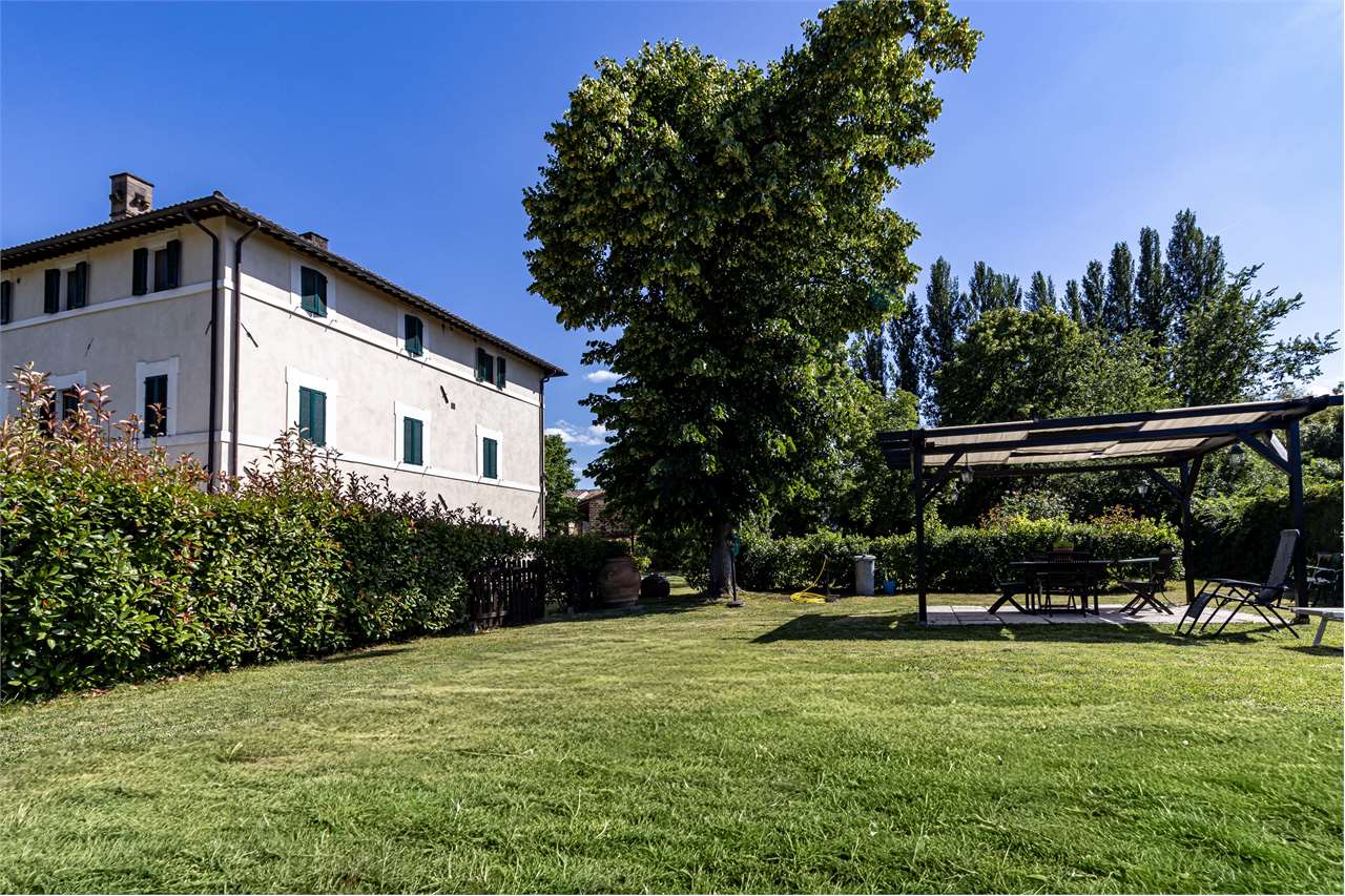 Dimora di charme in casale storico del XVIII secolo con giardino privato e garage — di prestigio in vendita a Spoleto — anteprima 23