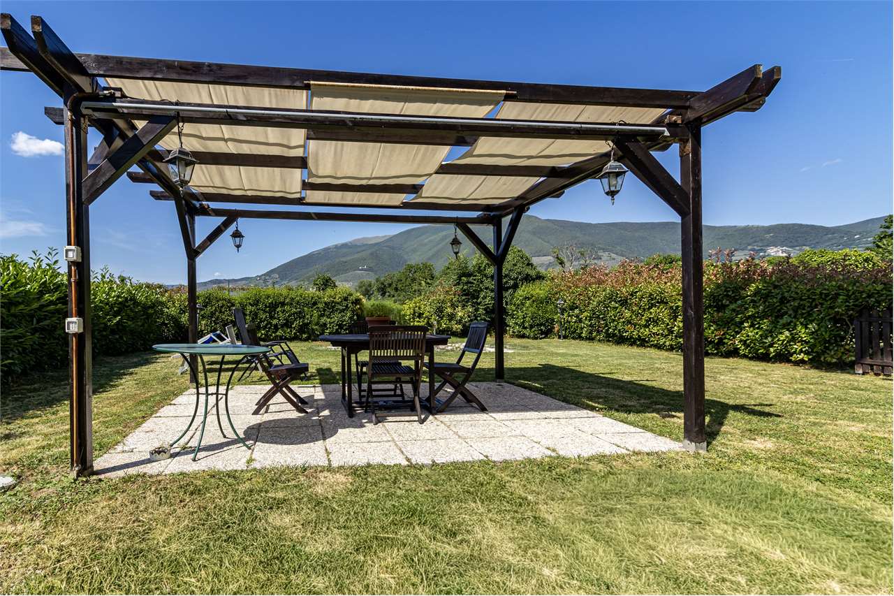 Dimora di charme in casale storico del XVIII secolo con giardino privato e garage — di prestigio in vendita a Spoleto — anteprima 27