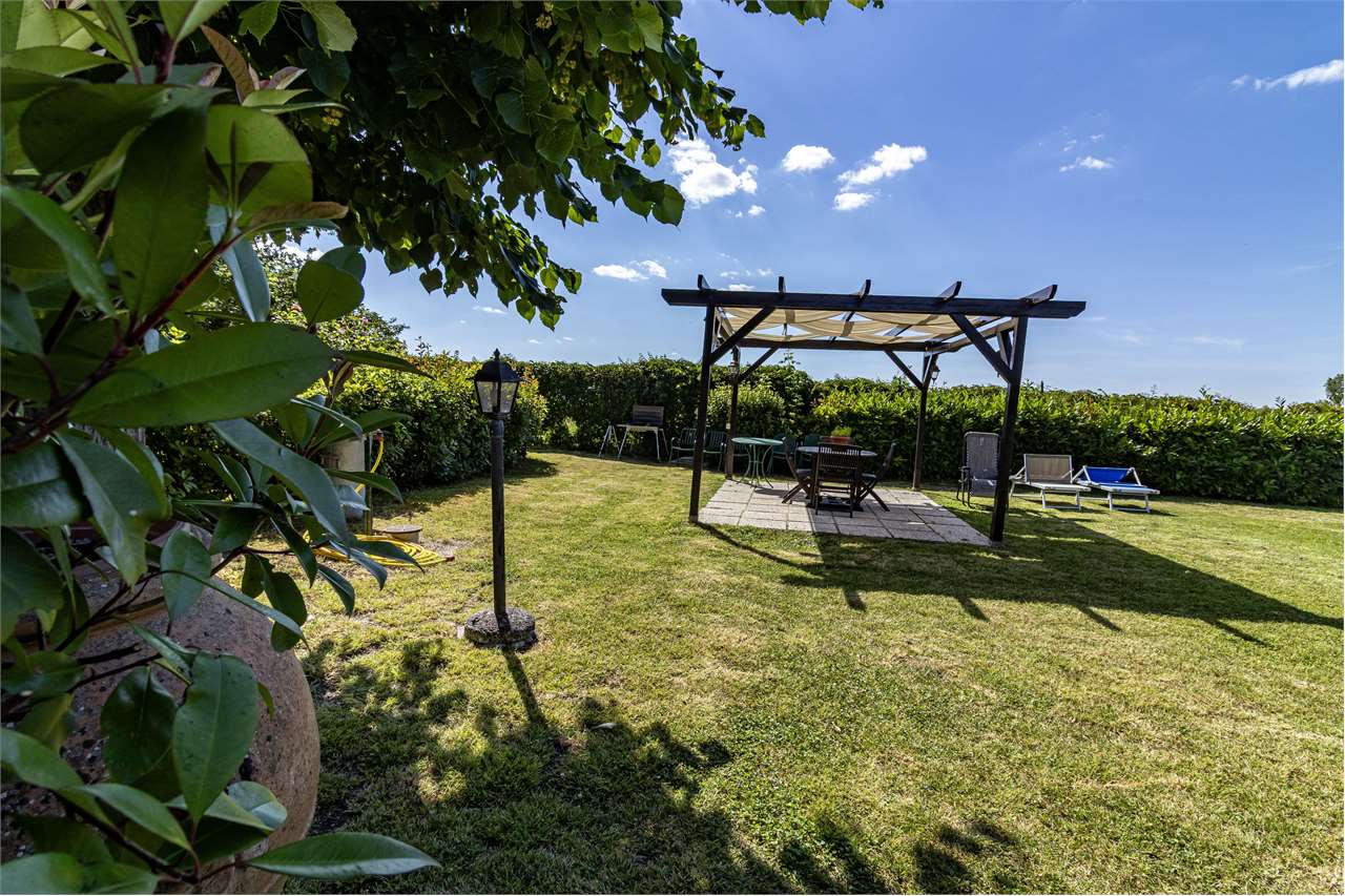 Dimora di charme in casale storico del XVIII secolo con giardino privato e garage — di prestigio in vendita a Spoleto — anteprima 31