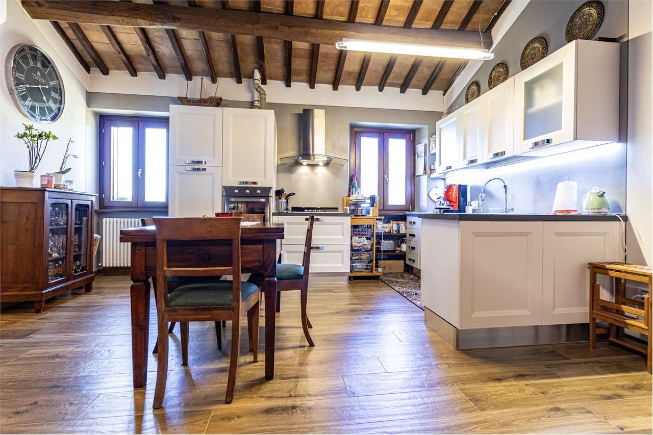 Dimora di charme in casale storico del XVIII secolo con giardino privato e garage — di prestigio in vendita a Spoleto — anteprima 48