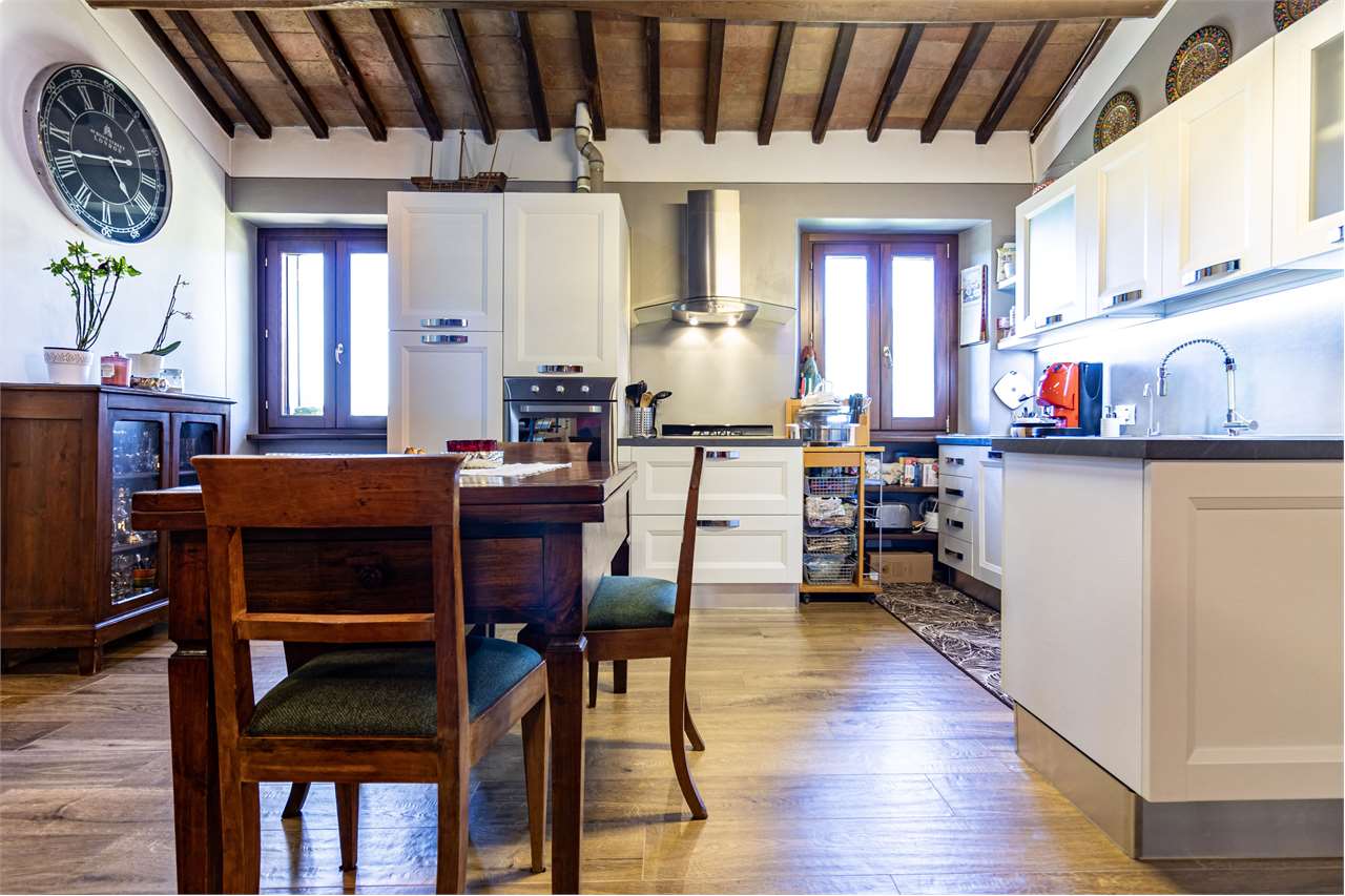 Dimora di charme in casale storico del XVIII secolo con giardino privato e garage — di prestigio in vendita a Spoleto — anteprima 49