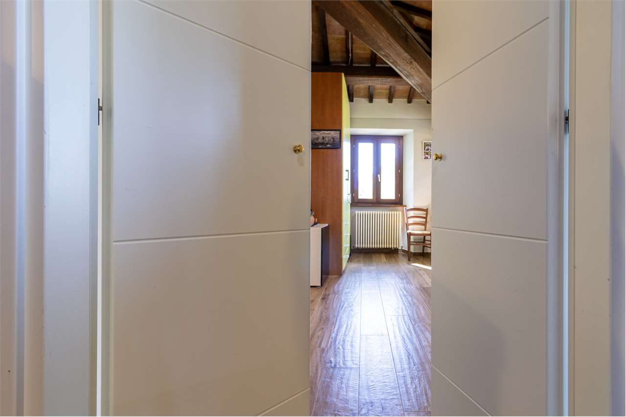 Dimora di charme in casale storico del XVIII secolo con giardino privato e garage — di prestigio in vendita a Spoleto — anteprima 69