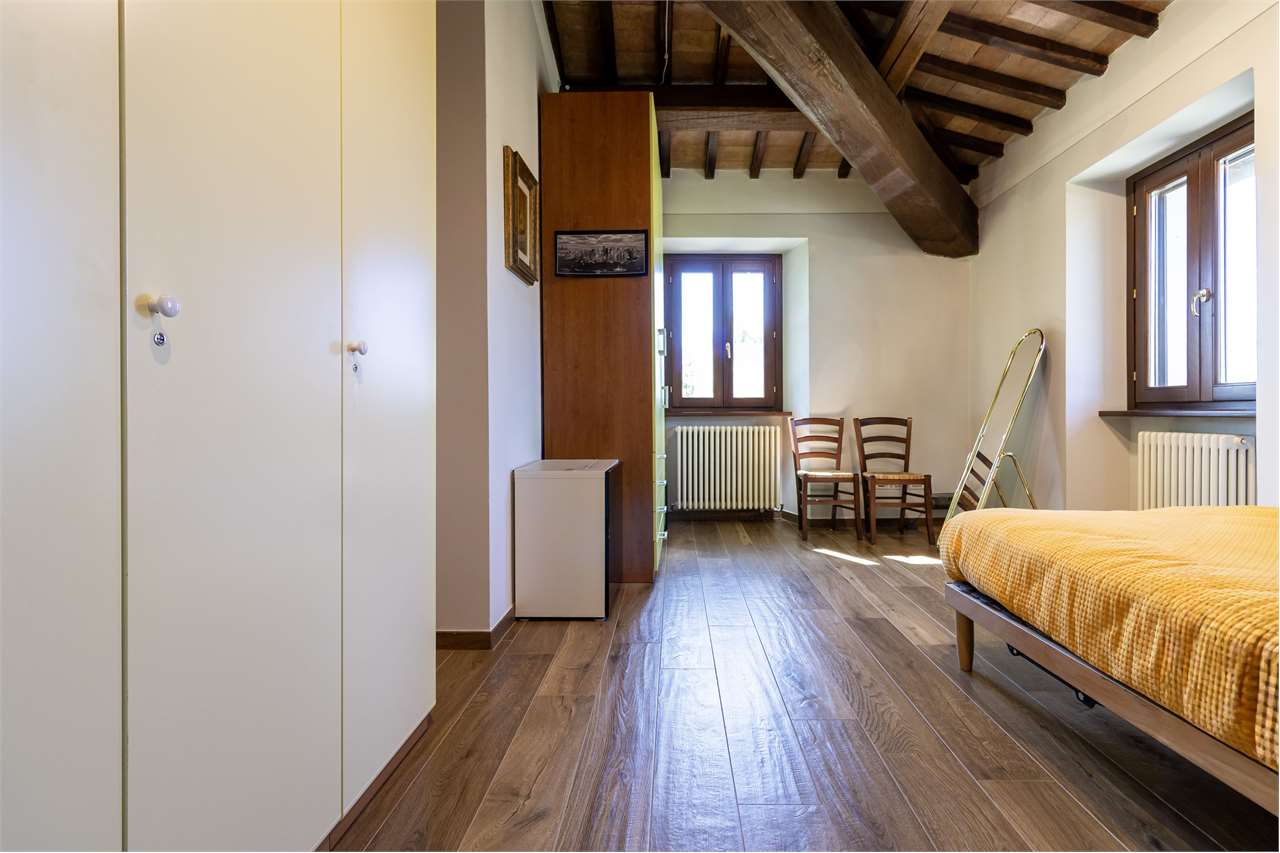 Dimora di charme in casale storico del XVIII secolo con giardino privato e garage — di prestigio in vendita a Spoleto — anteprima 70