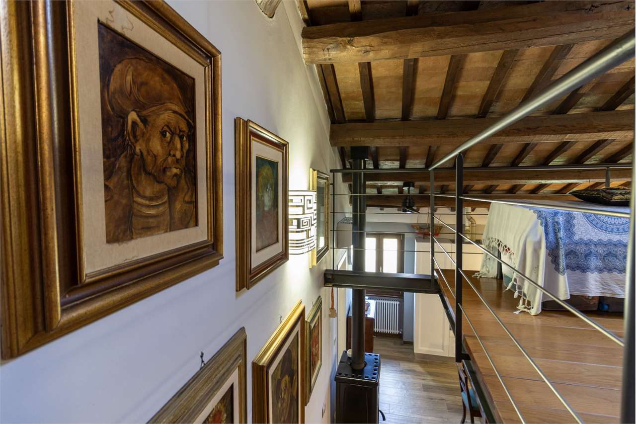 Dimora di charme in casale storico del XVIII secolo con giardino privato e garage — di prestigio in vendita a Spoleto — anteprima 85