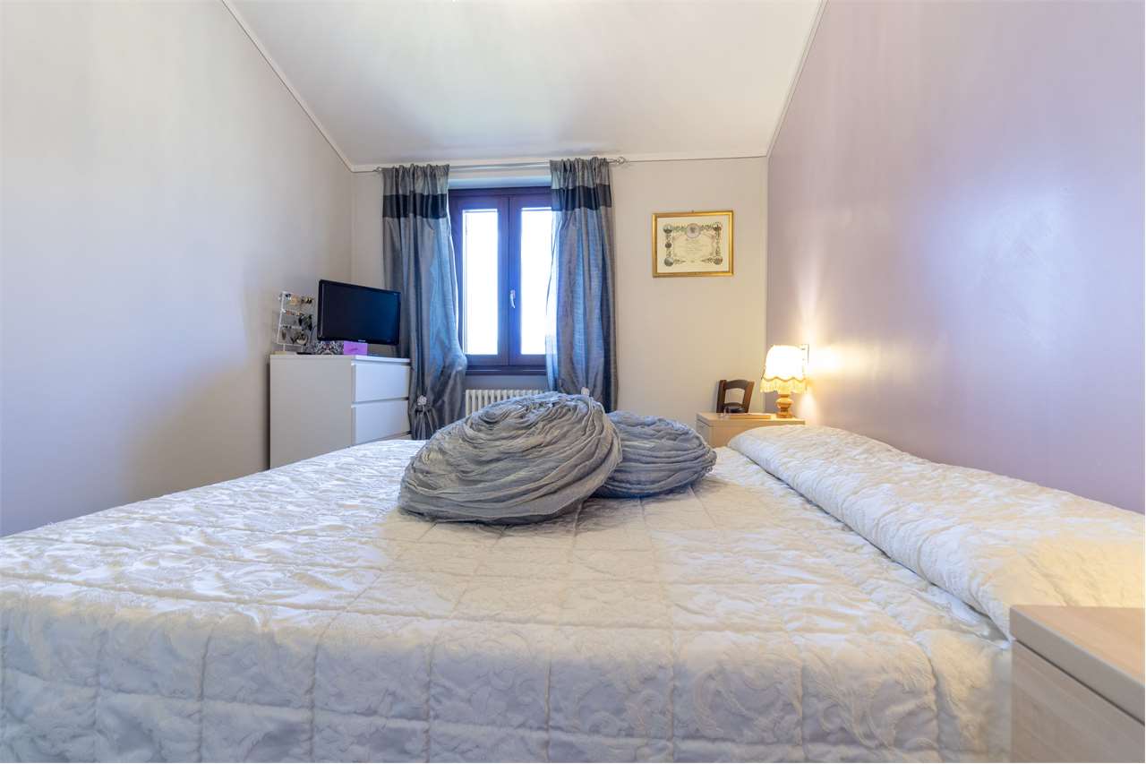 Dimora di charme in casale storico del XVIII secolo con giardino privato e garage — di prestigio in vendita a Spoleto — anteprima 97