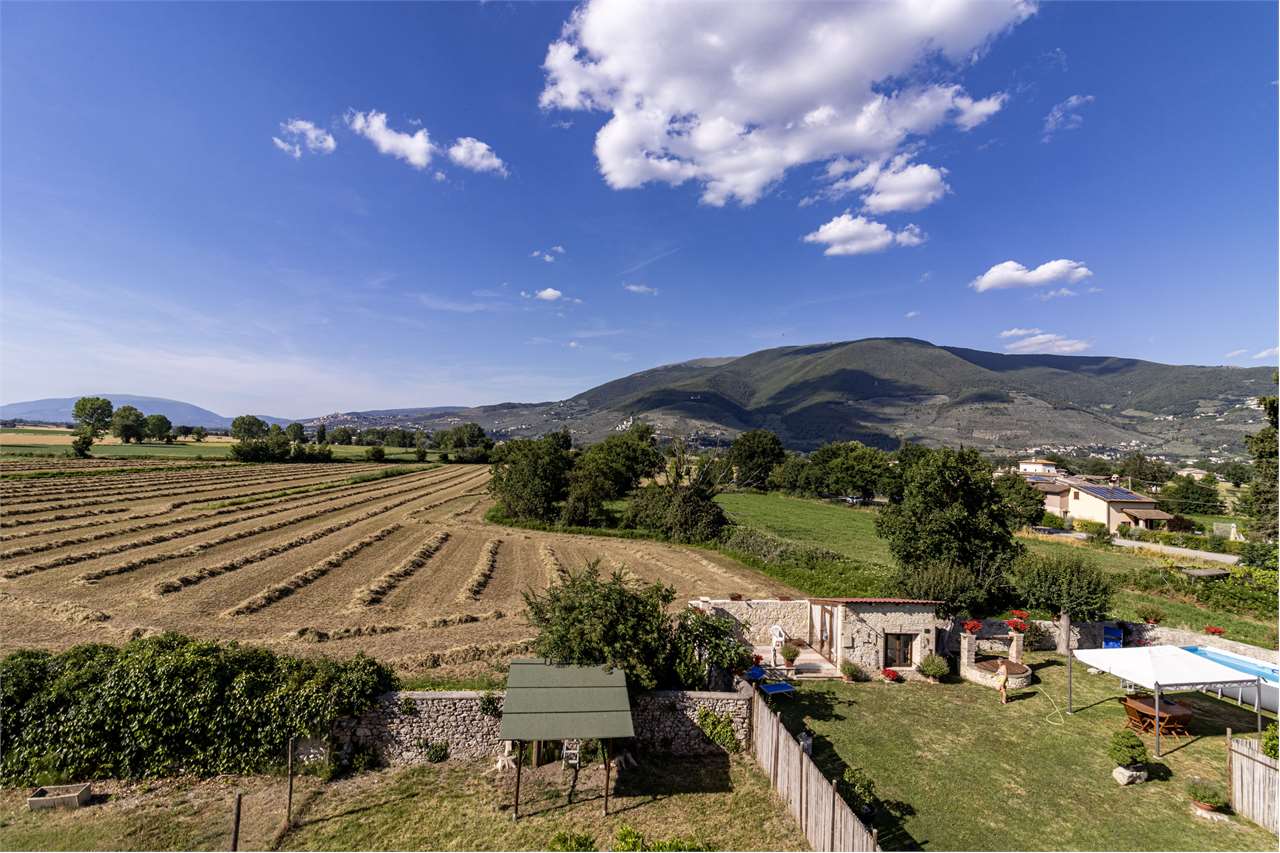 Dimora di charme in casale storico del XVIII secolo con giardino privato e garage — di prestigio in vendita a Spoleto — anteprima 102