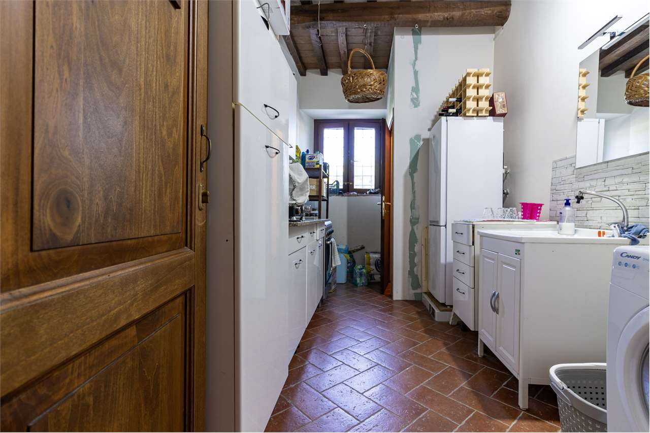 Dimora di charme in casale storico del XVIII secolo con giardino privato e garage — di prestigio in vendita a Spoleto — anteprima 104