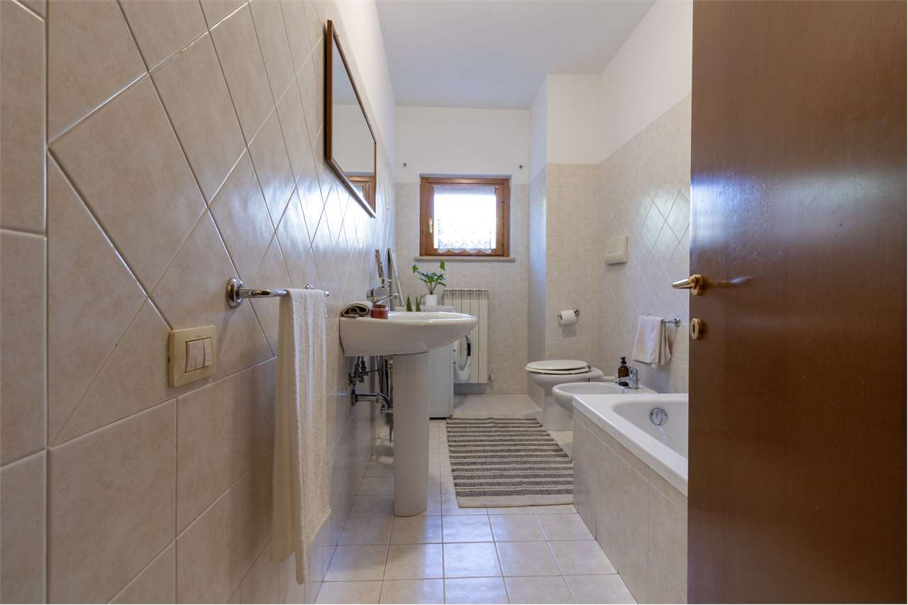 Bilocale con giardino privato in palazzina moderna — Appartamento in vendita a Spoleto — anteprima 53