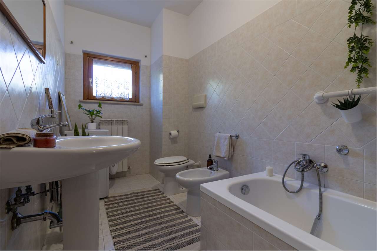 Bilocale con giardino privato in palazzina moderna — Appartamento in vendita a Spoleto — anteprima 55