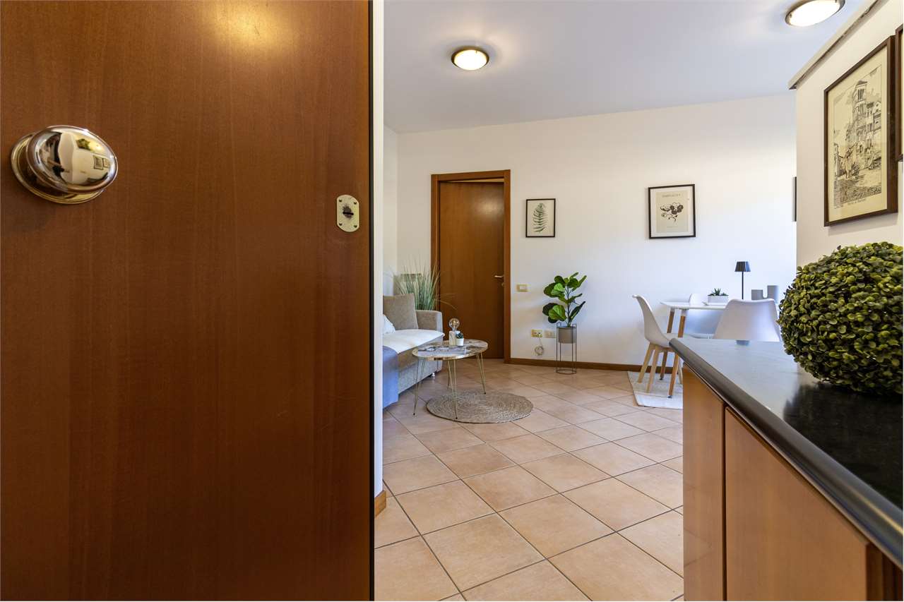 Bilocale con giardino privato in palazzina moderna — Appartamento in vendita a Spoleto — foto 1 di 86