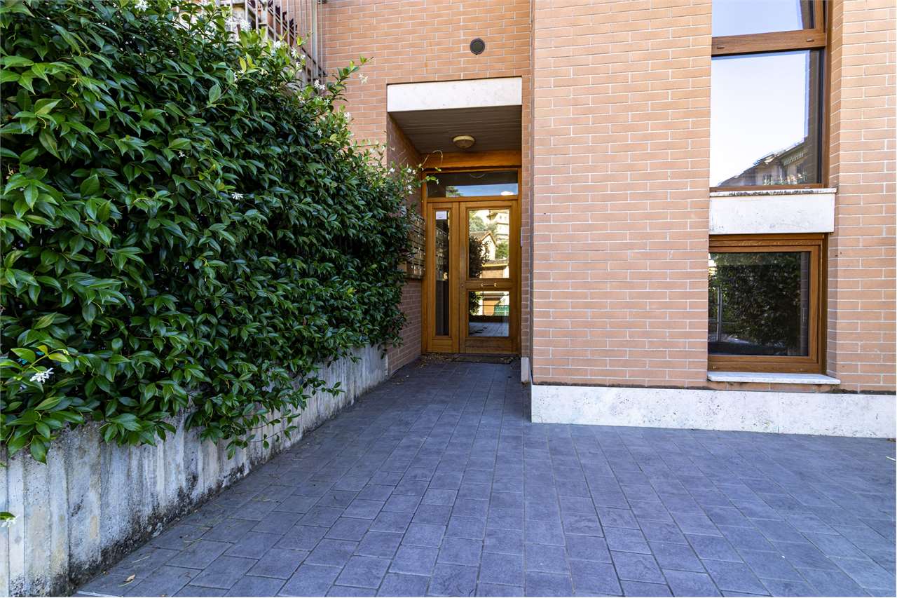 Bilocale con giardino privato in palazzina moderna — Appartamento in vendita a Spoleto — anteprima 83